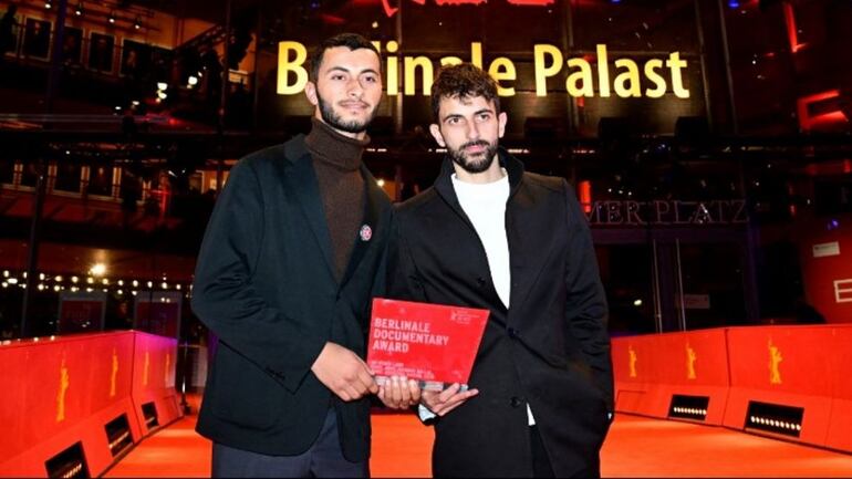 Basel Adra (izq.) y Yuval Abraham (der.) en la Berlinale