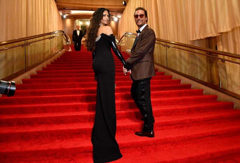 ¡Linda parejita! Camila Alves y Matthew McConaughey a su llegada al Dolby Theatre en Hollywood, California. (Valerie Macon / AFP)