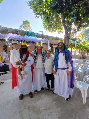 Los reyes magos en la fiesta patronal de Costa Sosa, Luque.