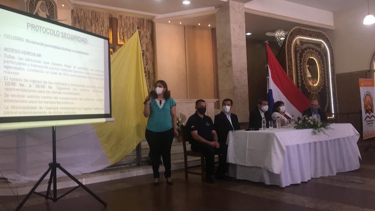 Presentación del protocolo sanitario a cargo de la Lic. Ana Peña, jefa de Obstetricia del Hospital Regional de Caacupé.