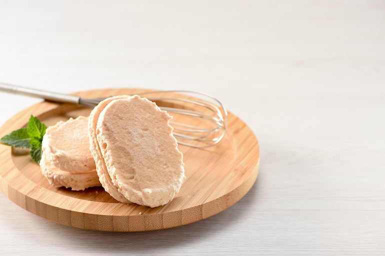 Dacquoise (merengue con almendras).