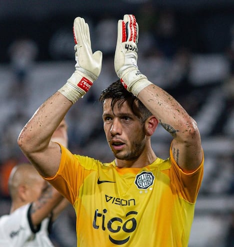 El rendidor Juan Ángel Espínola González (28 años) totaliza 26 presentaciones con Olimpia.