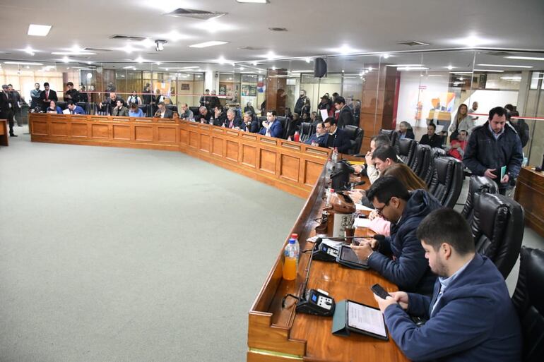 Concejales asuncenos aprobaron préstamo a Neencho en sesión ordinaria.