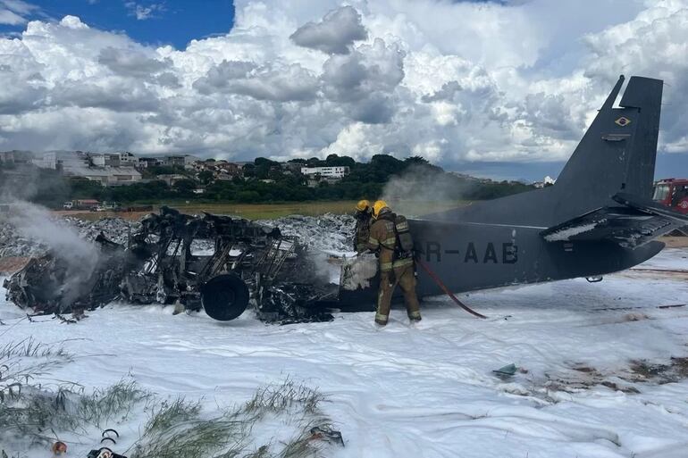 Avión de la Policía Federal de Brasil se estrelló.