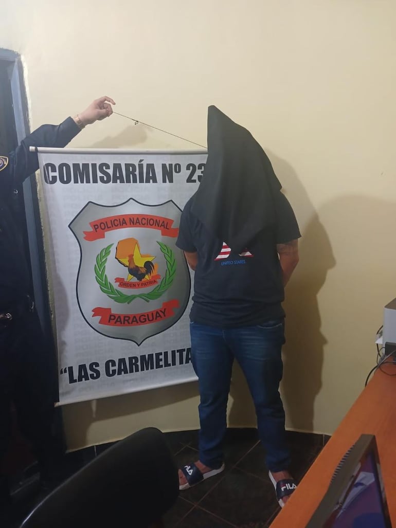 El sospechoso fue detenido y plenamete identificado como presunto autor del asalto.