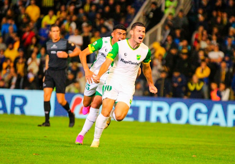 Rodrigo Bogarín marcó ayer el gol de al victoria para Defensa y Justicia.