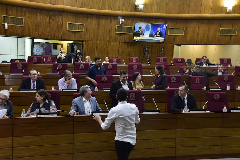 Sesión de la Comisión Bicameral de Presupuesto del Congreso realizado el último lunes 23.