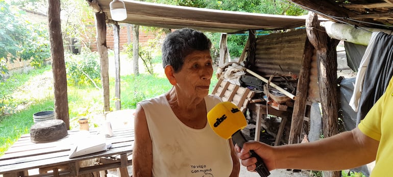 Venancia Piedrabuena (80), fue intimada a devolver 38.893.982 guaraníes por presunto cobro indebido. La mujer vive sola y en estado de vulnerable.