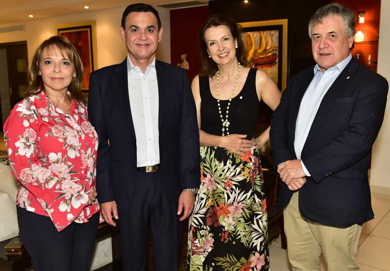 Adriana de Ramírez, el canciller nacional, Rubén Ramírez Lezcano; ministra de Relaciones Exteriores de Argentina, Diana Elena Mondino; y Omar Peganini, ministro de Relaciones Exteriores del Uruguay.