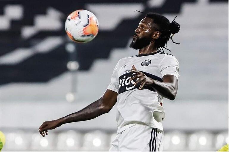 Emmanuel Adebayor, exjugador de Olimpia. 