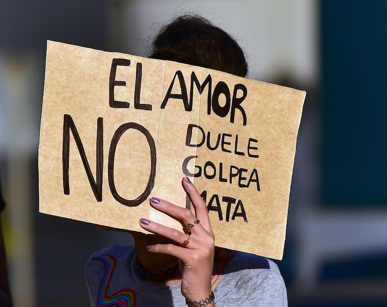 Feministas, violencia contra la mujer.