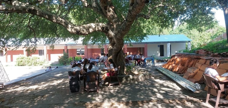 En estas condiciones se desarrollan las clases hace 2 meses en esta institución educativa.