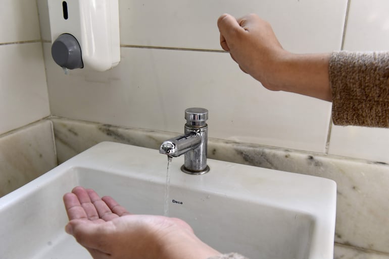 Usuarios de varias localidades reportaron la falta de agua durante Navidad.