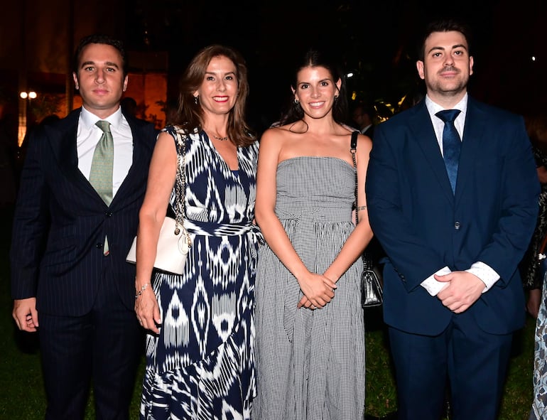 José Martin, María Díaz de Vivar, Almudena Diaz de Vivar y Raúl García. 