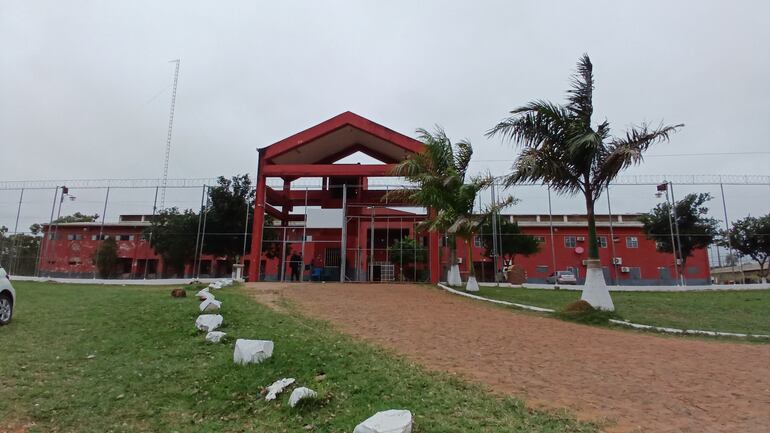 Fachada la Penitenciaría Regional de Coronel Oviedo.