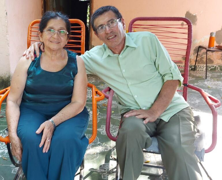 Don Pedro Galeano y su esposa doña Marcia Báez llevan juntos 54 años de matrimonio.