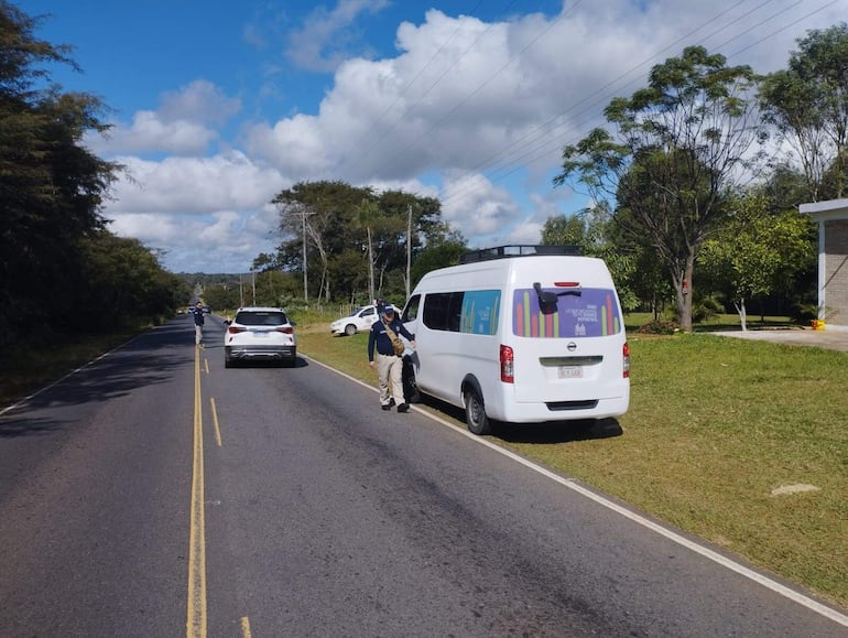 Durante control realizado por agentes policiales de la Dirección Contra Hechos Punibles Económicos y Financieros-Regional Paraguarí, detuvieron a un hombre con orden de captura por estafa.