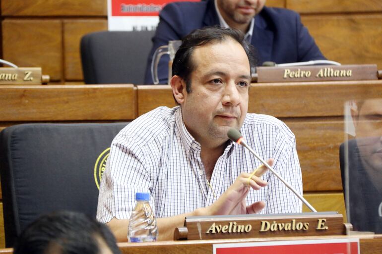 Avelino Dávalos, diputado por el Partido Colorado.