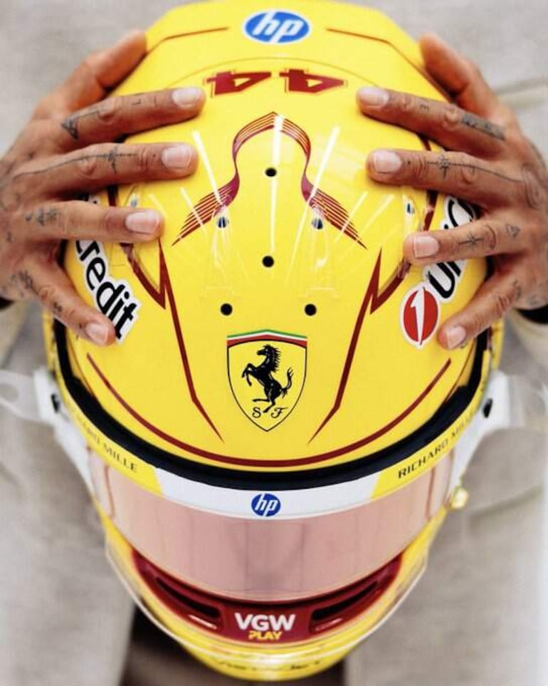 Lewis Hamilton, siete veces campeón del mundo de Fórmula 1, rodó este miércoles por primera vez con el monoplaza de Ferrari en el circuito de Fiorano, situado en la localidad italiana de Maranello. (EFE/@ScuderiaFerrari)
