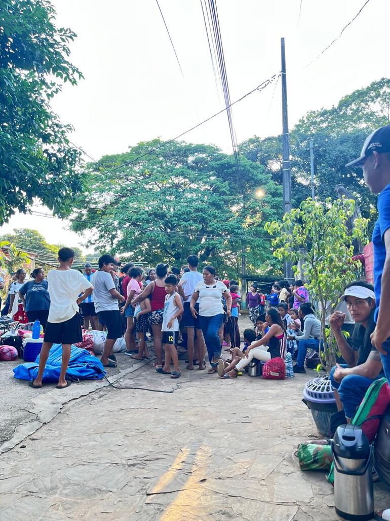 Indígenas fueron estafados por transportistas y quedaron varados en Caacupé