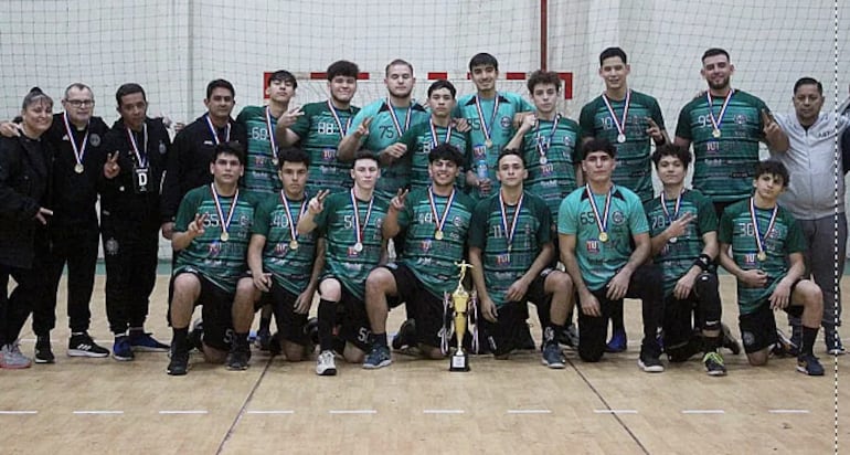 Olimpia Handball se consagró campeón al doblegar a su par de Afemec, en el juego final disputado el sábado.