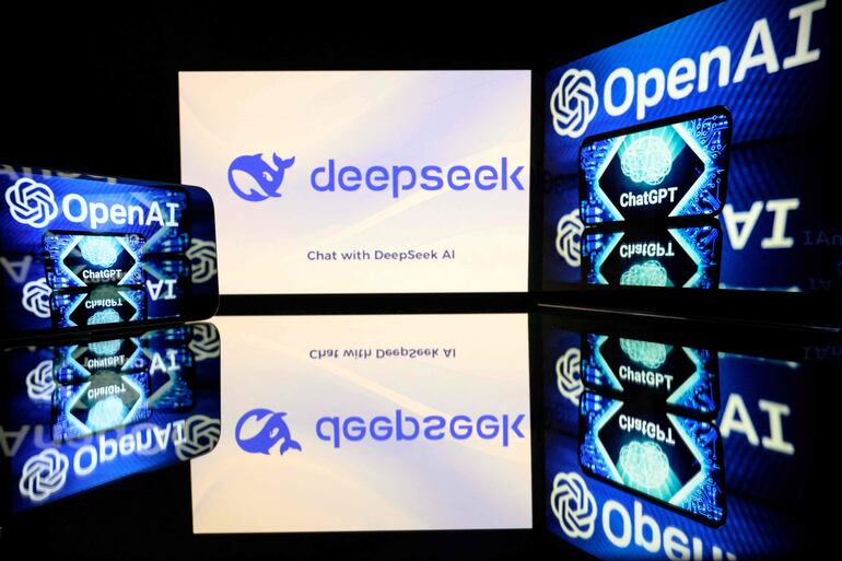 DeepSeek y ChatGPT.