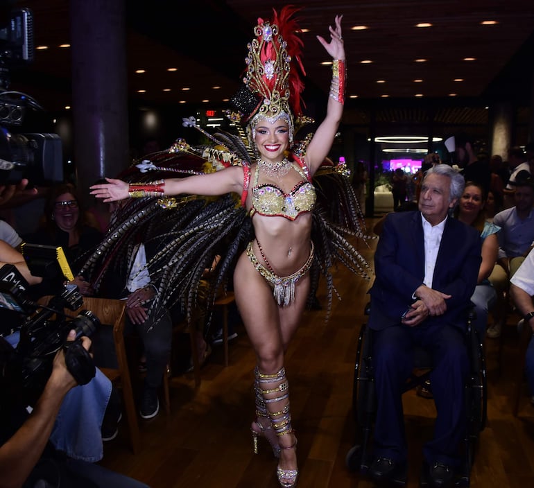 Las reinas del tradicional carnaval encarnaceno ya están preparadas.