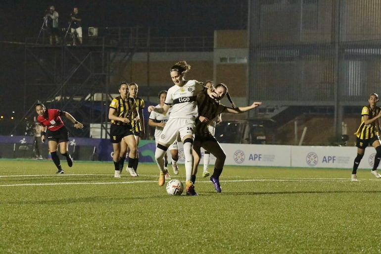 Olimpia triunfó por el clásico más añejo, ambos representarán al país en la Copa Libertadores Femenina