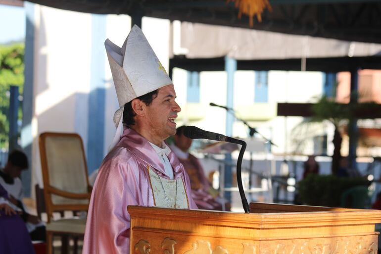 Caacupé: “Hay que mejorar nuestra calidad de vida en educación, valores y sacrificio” dijo, monseñor Benítez