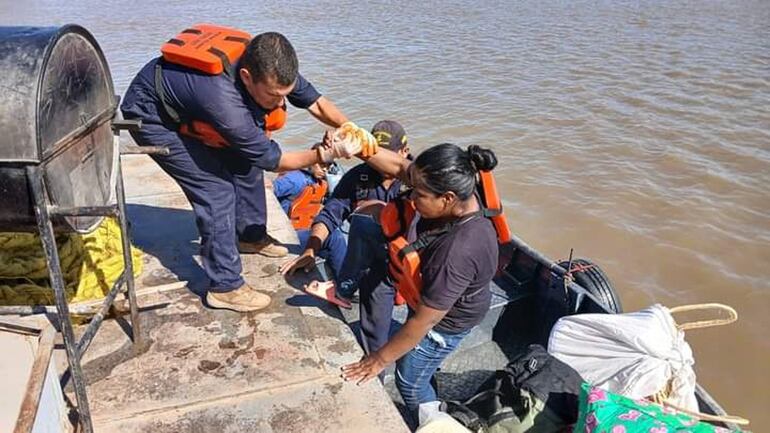 La embarcación de guerra el Capitán Cabral transportó pasajeros y cargas a la zona de Bahía Negra por más de 30 días.