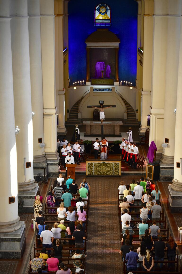 La celebración del Viernes Santo en La Encarnación.