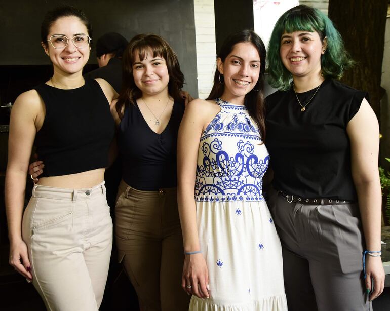 Fátima Espínola, Zulma Servín, Leticia García y Dahiana Coronel.