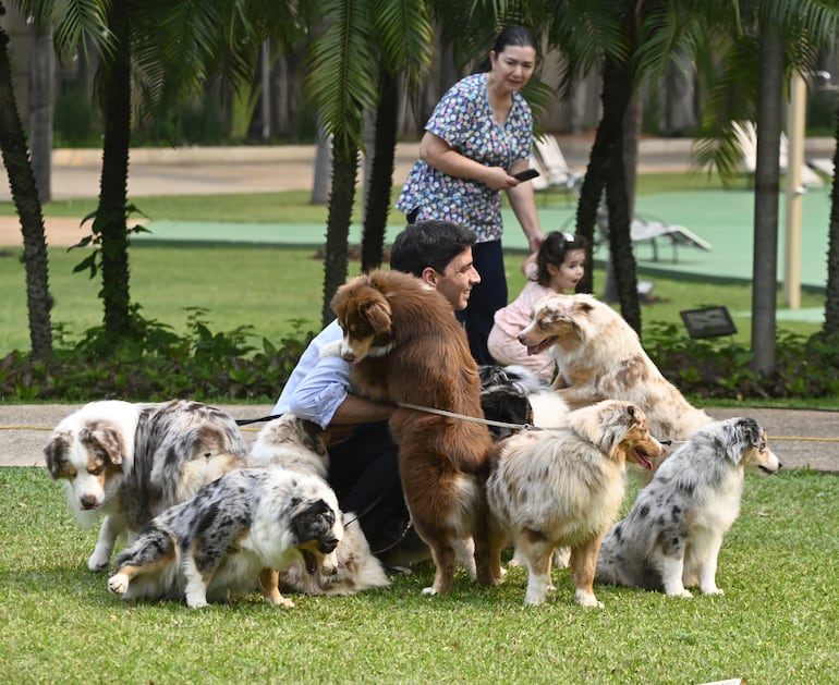 La Exposición Internacional y Latinoamericana Canina 2024 que fue 
organizada por el Paraguay Kennel Club congregó a expertos de distintos 
países