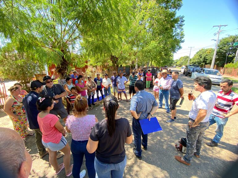 Florideños en compañía de las autoridades presentarán una denuncia ante el Ministerio Público, por la situación crítica del río Tebicuary.