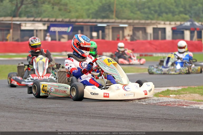 Alejandro Samaniego se impuso en la categoría Rotax Senior Max, en una jornada competitiva.