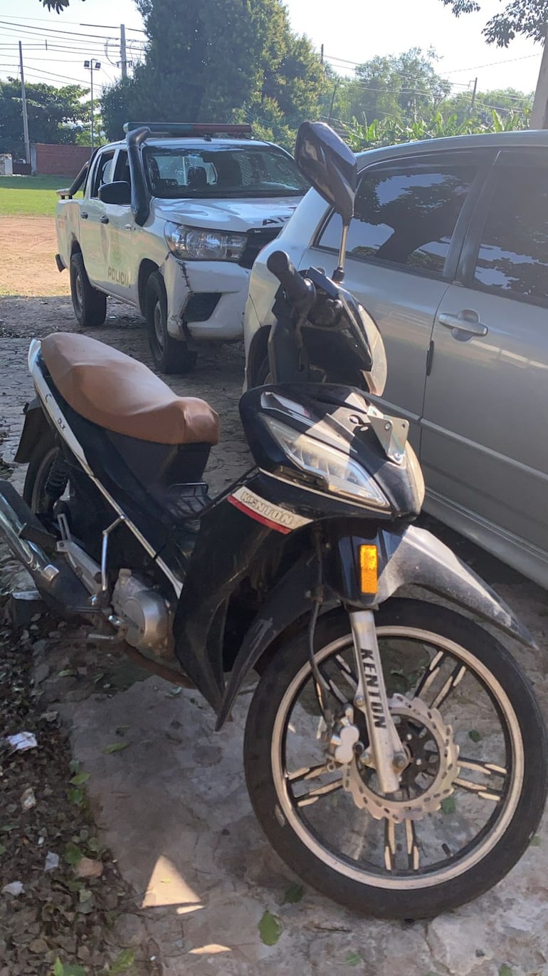Motocicleta hurtada recuperada por la Policía.