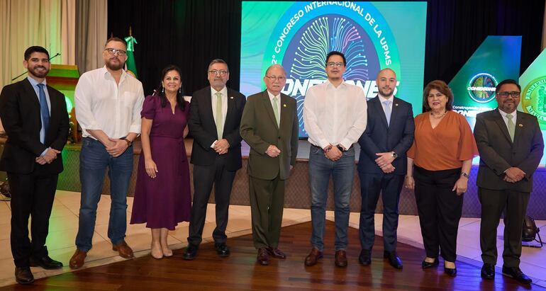 Autoridades académicas participaron de la II edición del congreso internacional Conexiones, en el Hotel Excelsior.