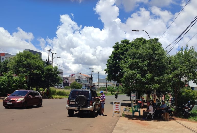 Avenida San Roque González, en el acceso al puente internacional con Posadas. Un mes atrás este sector se veía frecuentemente colapsado por vehículos de los "combustibleros".