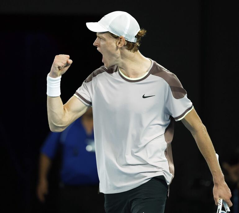 ¿Podrá el joven italiano Jannik Sinner cortar la racha de Novak Djokovic en Melbourne?