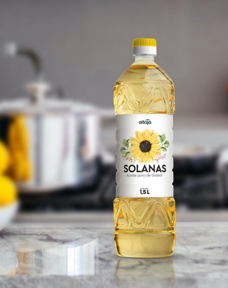 Altaja cuenta con aceites en varias presentaciones, tanto de girasol con la marca Solanas como también de soja con la marca Graziella.