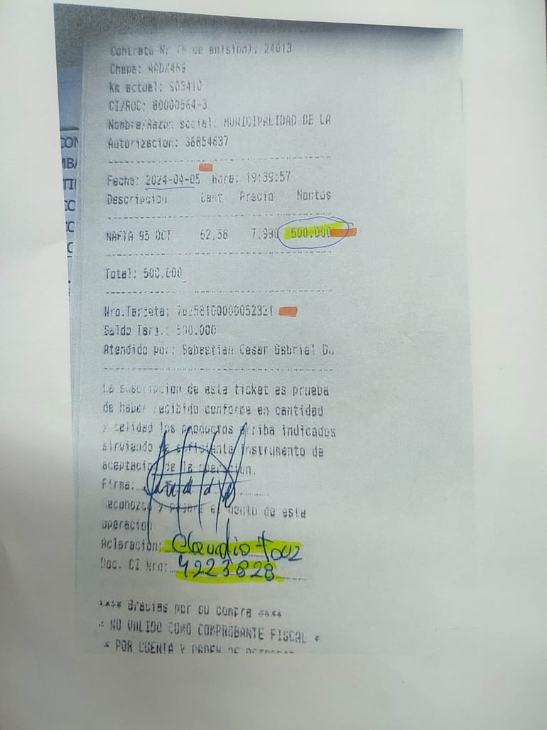 Tickets de combustible con la firma del chofer del diputado Arévalo