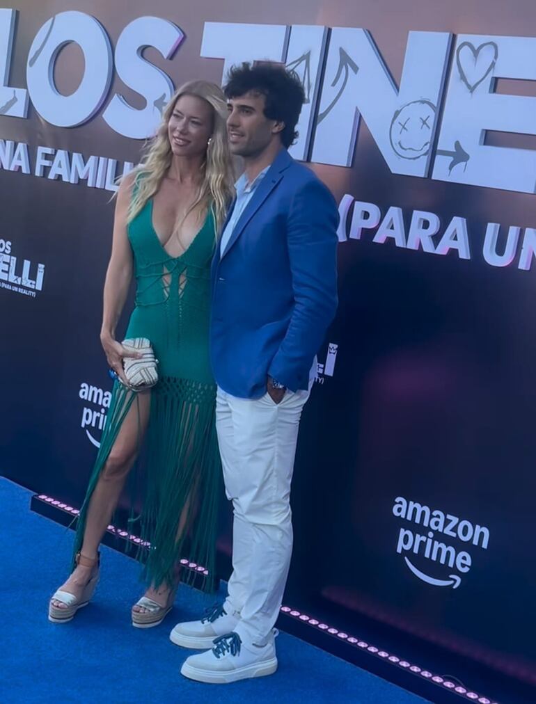 Nicole Neumann y Manu Urcera en la presentación de "Los Tinelli". (Captura de la historia de Instagram de Ángel de Brito)