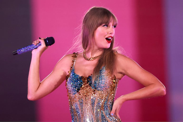 La cantante estadounidense Taylor Swift durante uno de sus conciertos del "Eras Tour" en California. La artista iniciará esta semana su gira por Latinoamérica.