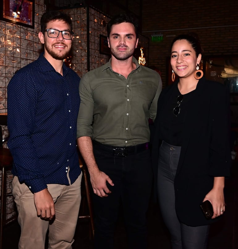 Héctor Molinas, Matias A.H. Vaceque y Fiorella Galleano. 