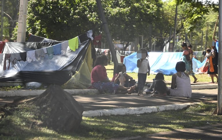 Aborígenes de otros departamentos colman plazas de Ciudad del Este