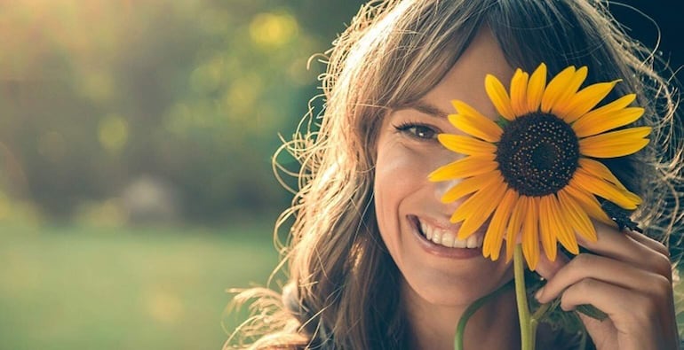 El cuidado de la salud femenina es fundamental en todas las etapas de la vida, para que se pueda gozar de un bienestar general, basado en la atención integral, preventiva y de promoción de la salud.