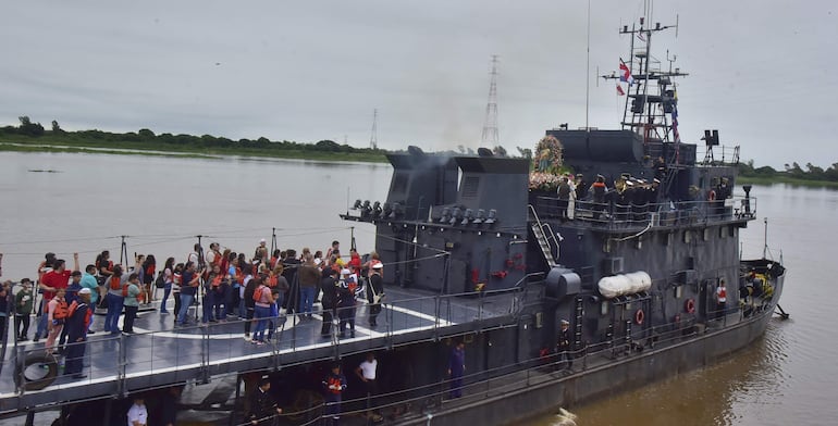 Feligreses participaron de la procesión náutica que se realizó el sábado 4 de mayo, desde la sede de la Armada Nacional.