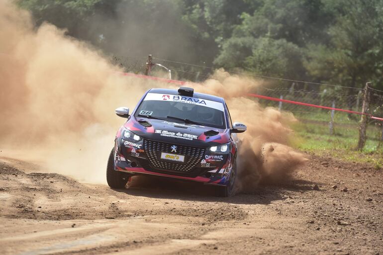 Fabián Herrera y Manuel Vera, con el Peugeot 208 Rally4 del Ka’i Competición, subieron al primer escalón del podio en la F2.