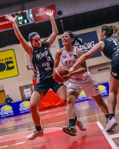 En duelo de candidatos, Félix Pérez Cardozo derrotó a Olimpia Queens.