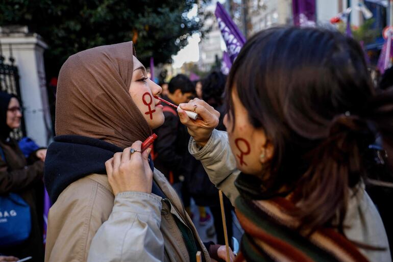 Manifestación en Turquía por el Día Internacional para la Eliminación de la Violencia contra las Mujeres.